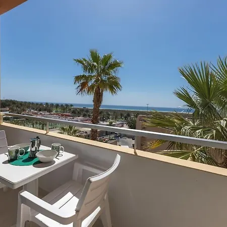Apartment 300 M Beach, Ocean View, Refined, Wi-fi, Fiber