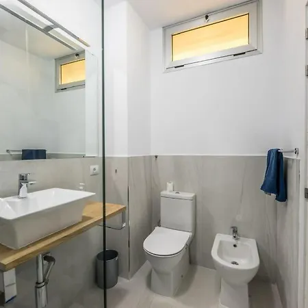 Apartment 300 M Beach, Ocean View, Refined, Wi-fi, Fiber